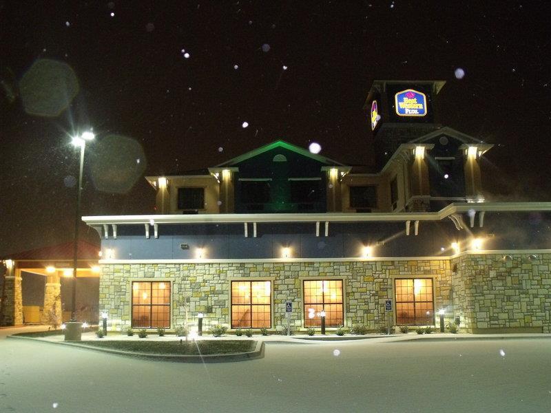 Best Western Plus Emerald Inn & Suites Garden City Eksteriør bilde