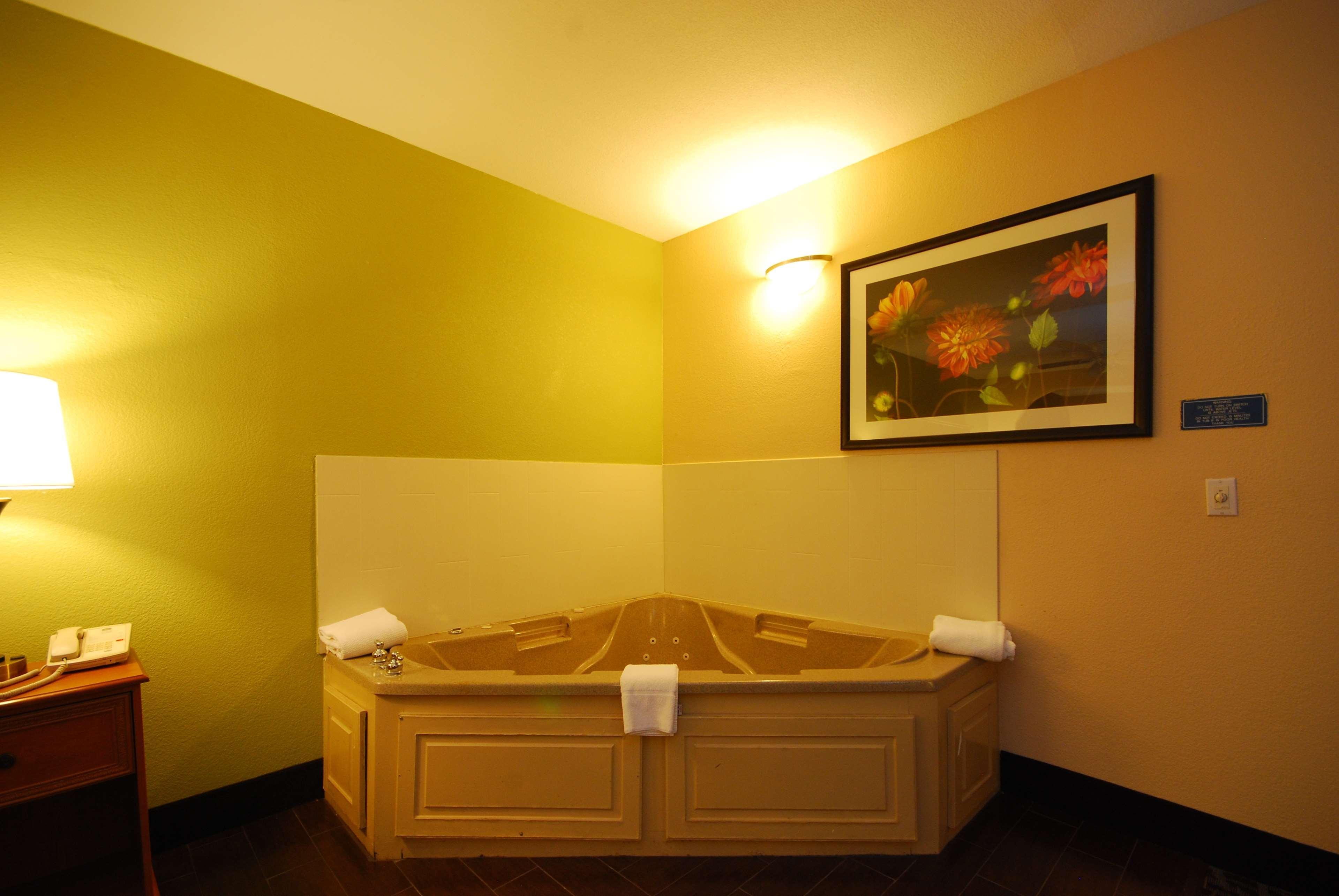 Best Western Plus Emerald Inn & Suites Garden City Eksteriør bilde