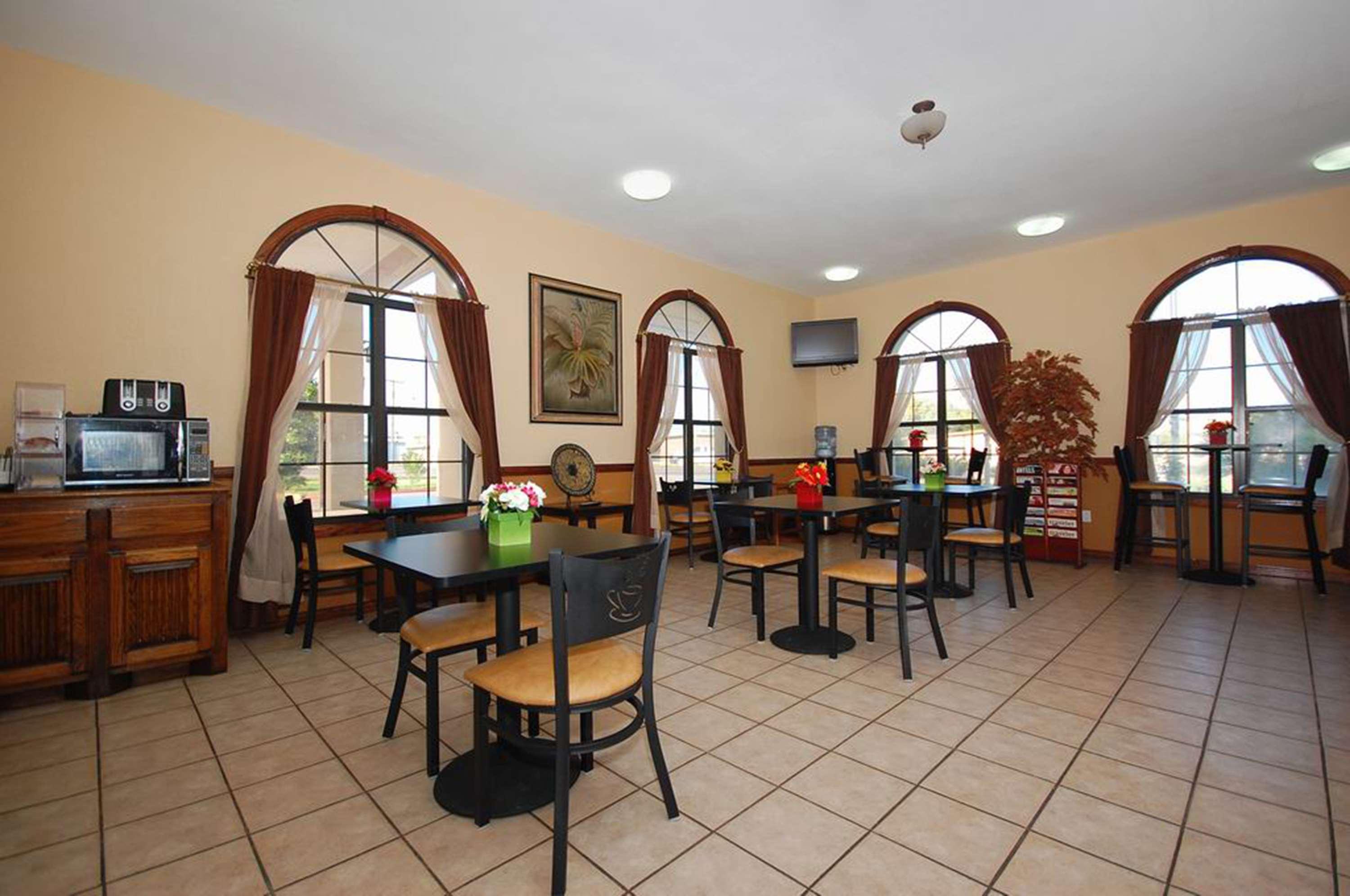 Best Western Plus Emerald Inn & Suites Garden City Eksteriør bilde