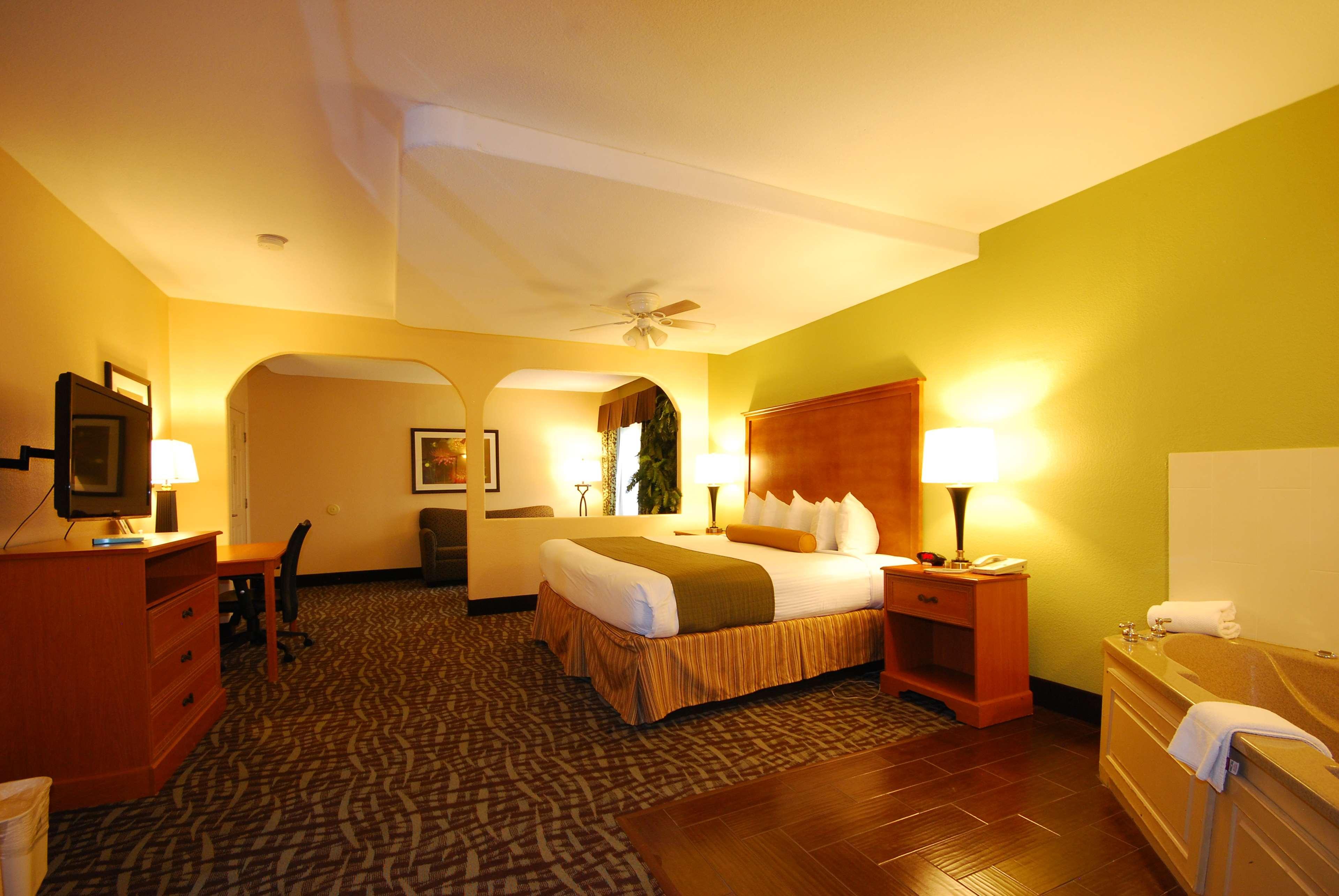 Best Western Plus Emerald Inn & Suites Garden City Eksteriør bilde