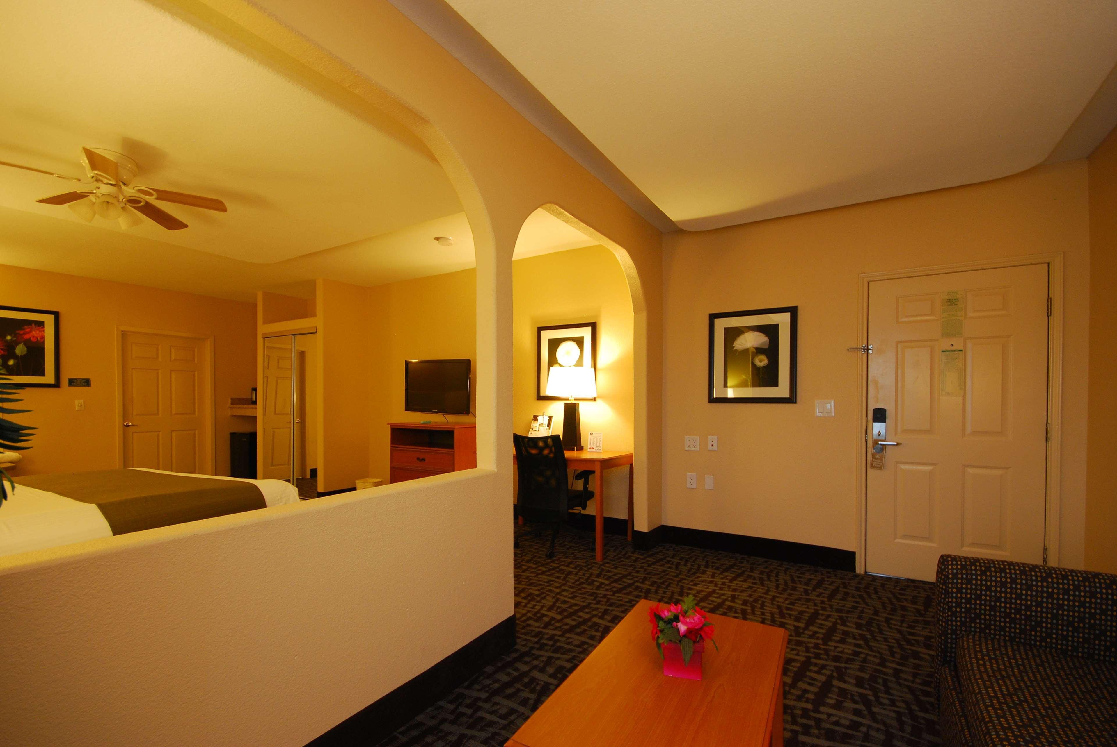 Best Western Plus Emerald Inn & Suites Garden City Eksteriør bilde