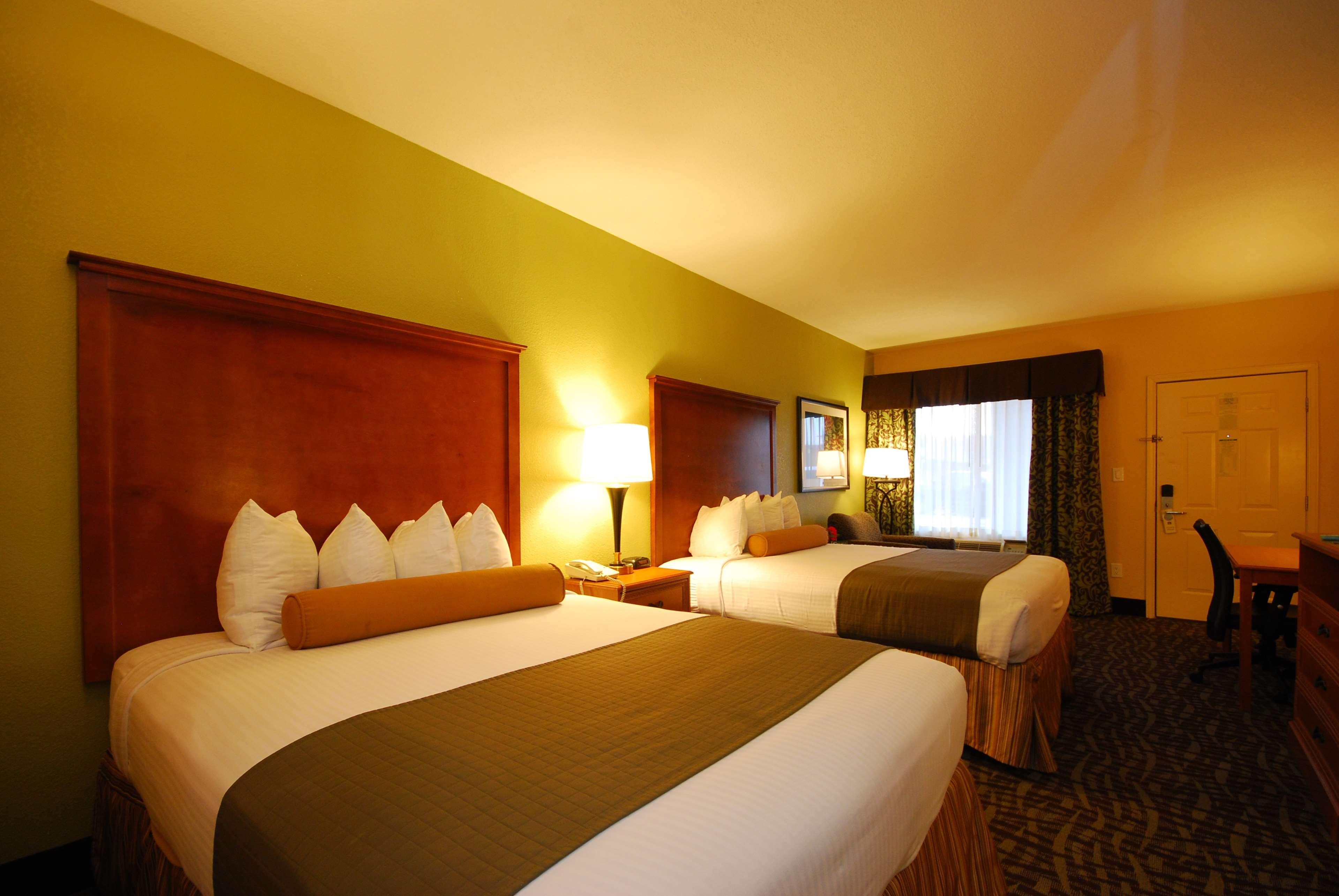 Best Western Plus Emerald Inn & Suites Garden City Eksteriør bilde
