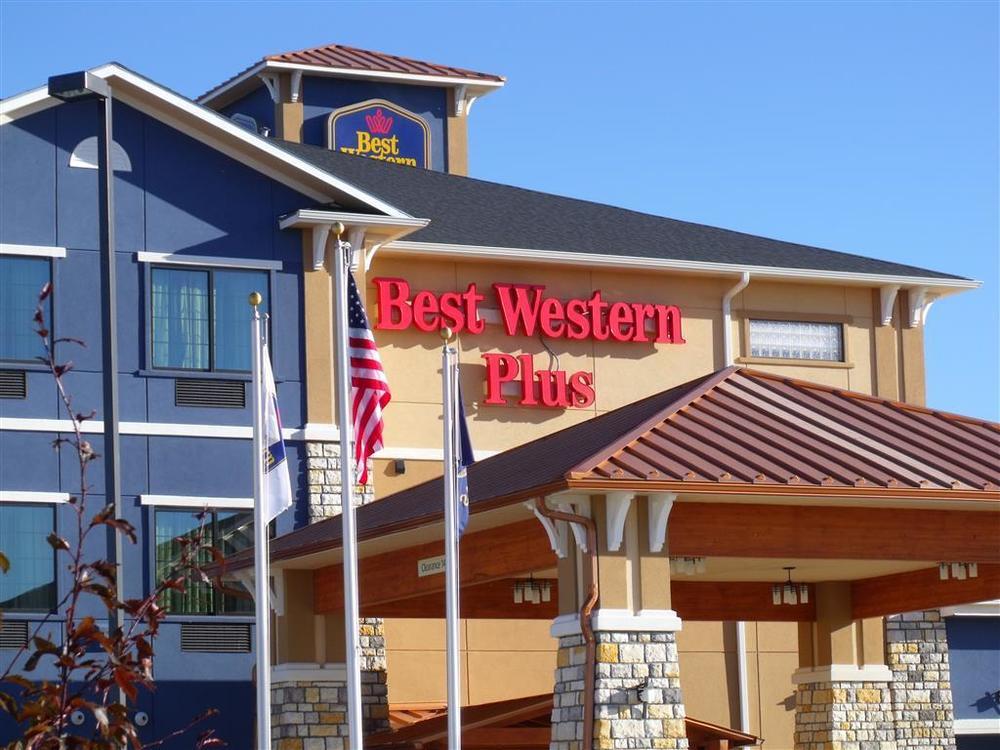 Best Western Plus Emerald Inn & Suites Garden City Eksteriør bilde