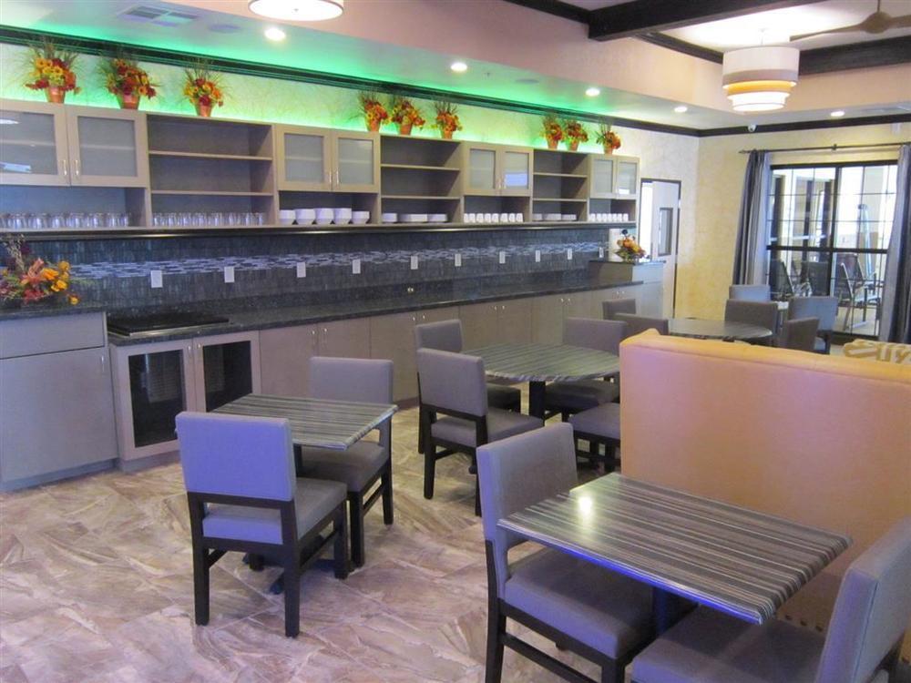 Best Western Plus Emerald Inn & Suites Garden City Restaurant bilde