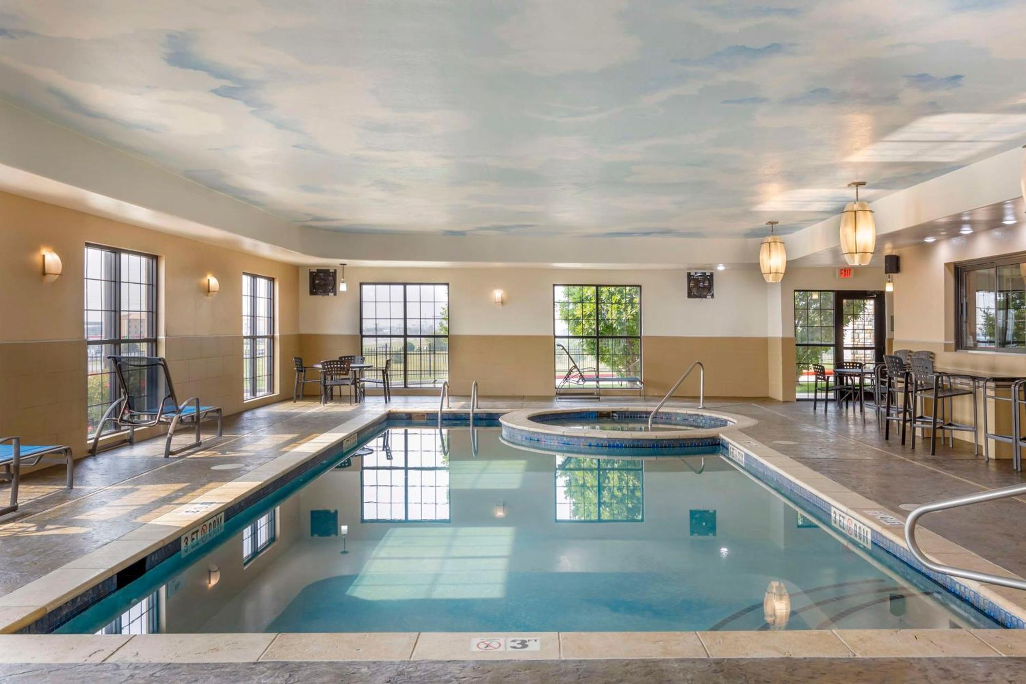 Best Western Plus Emerald Inn & Suites Garden City Eksteriør bilde