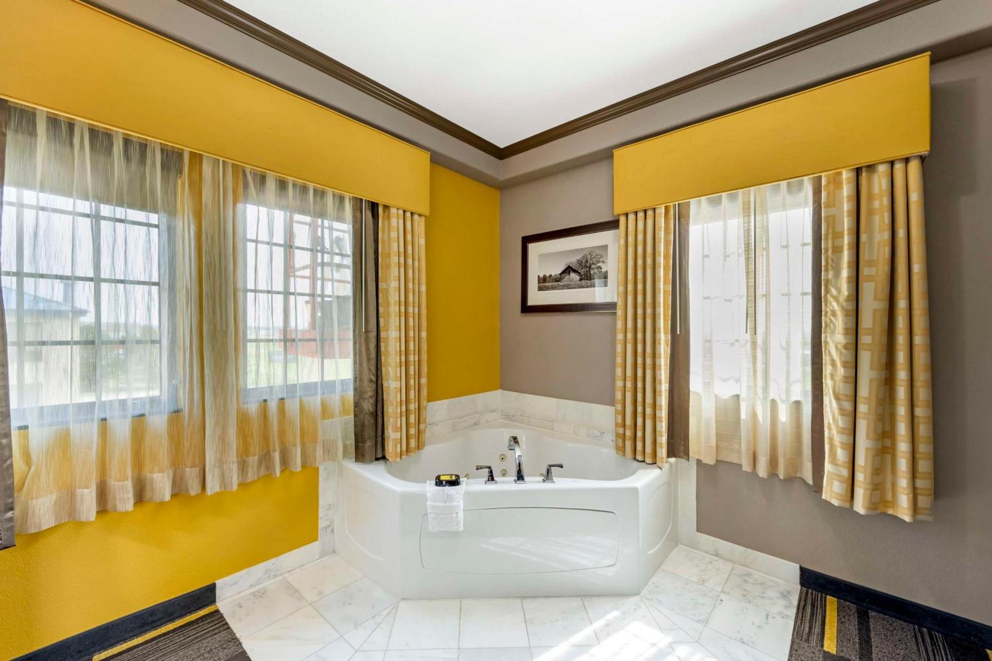 Best Western Plus Emerald Inn & Suites Garden City Eksteriør bilde