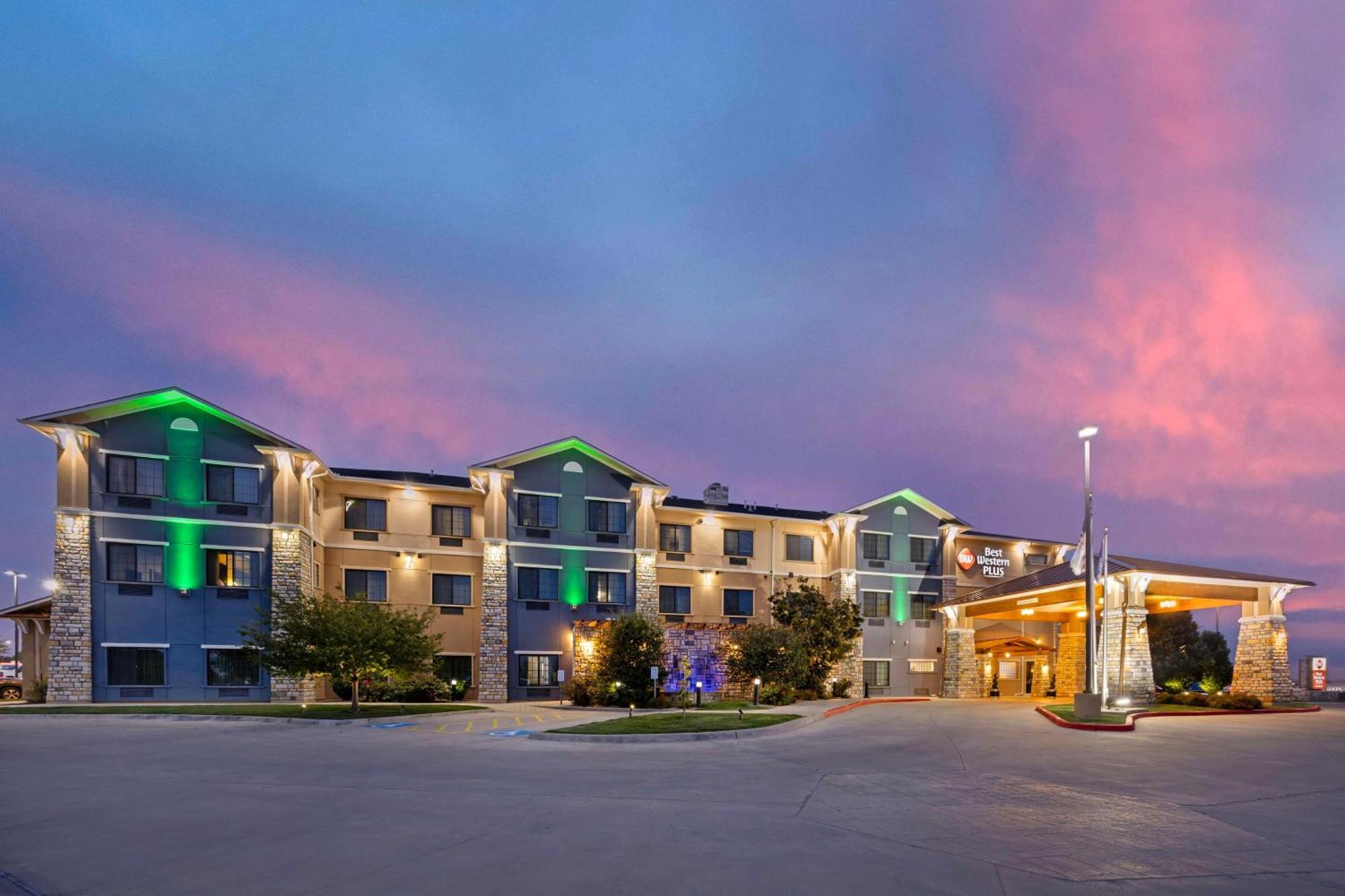 Best Western Plus Emerald Inn & Suites Garden City Eksteriør bilde